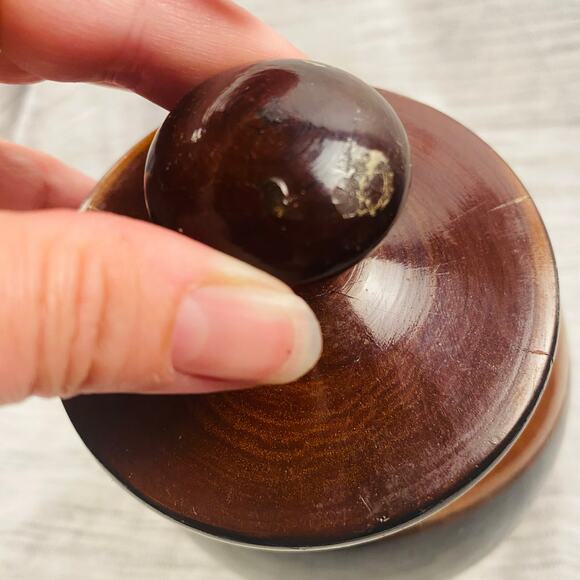 Vintage MCM Wooden Round Hand-Turned Inlaid Carved Trinket‎ Box with Lid 7.5" - Picture 9 of 9